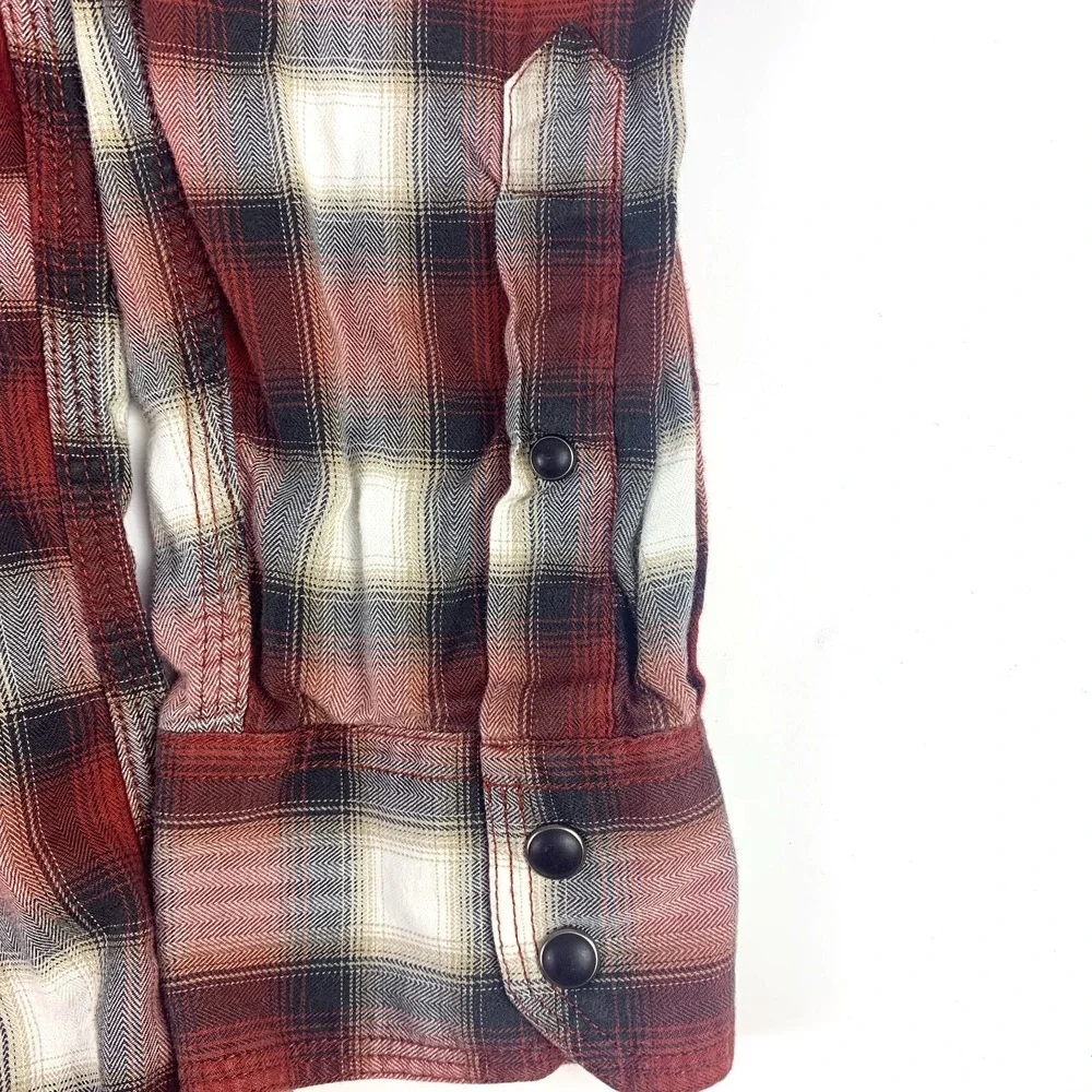 Banana Republic Tailoered‎ Slim Fit Pearl Snap LS Sz L Red Black Plaid Western